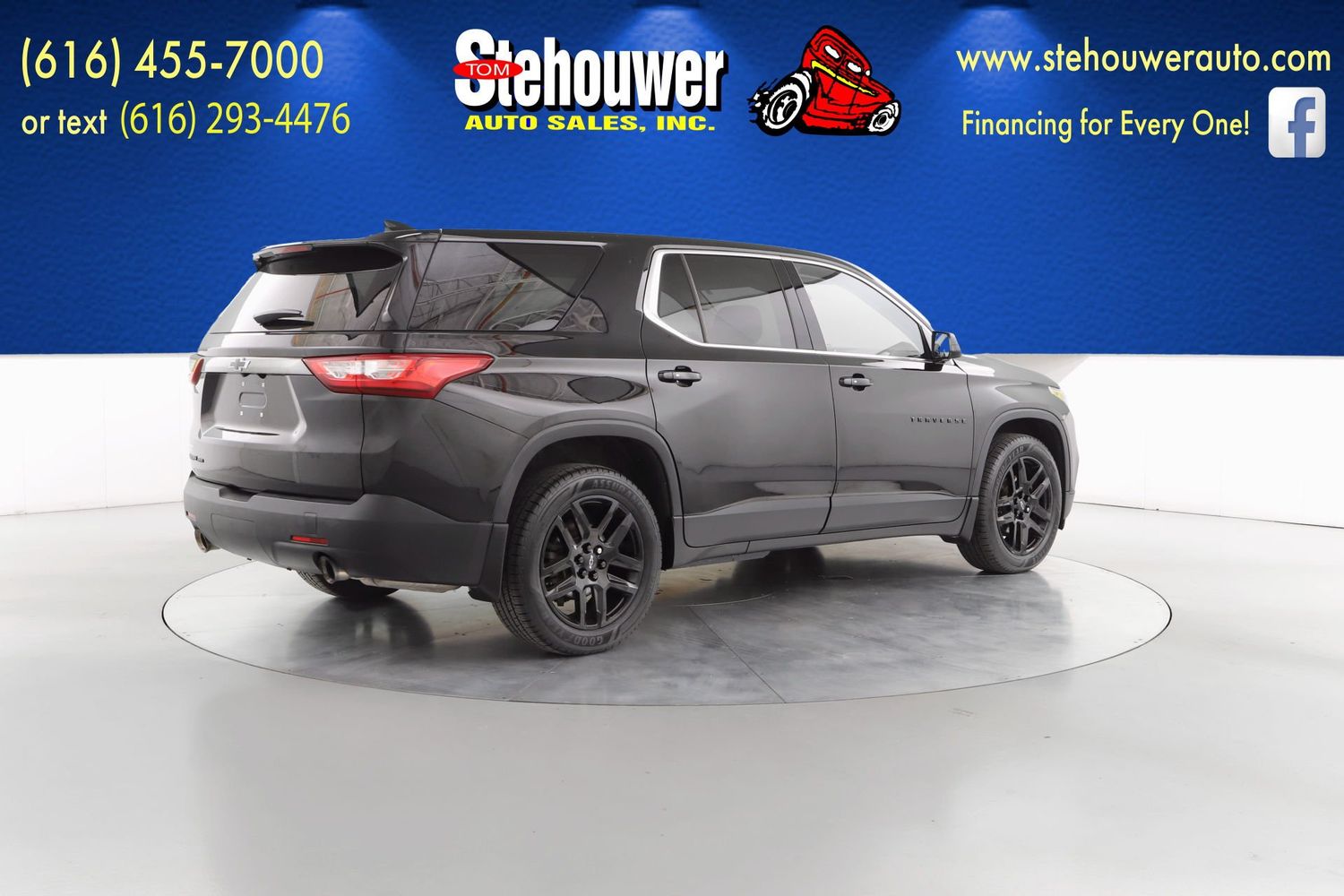 2019 Chevrolet Traverse LS photo 2