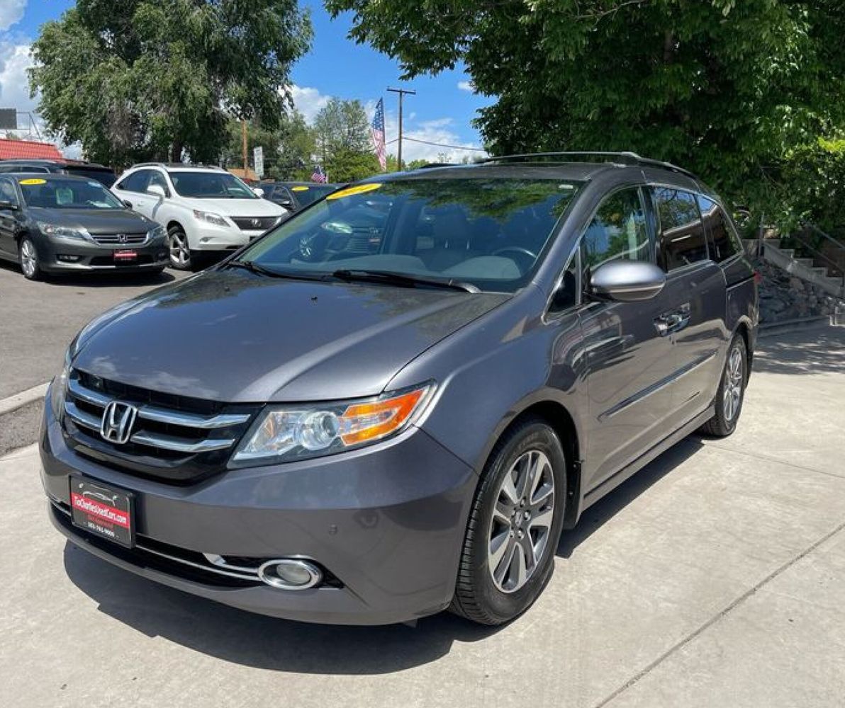 2014 Honda Odyssey Touring's photo