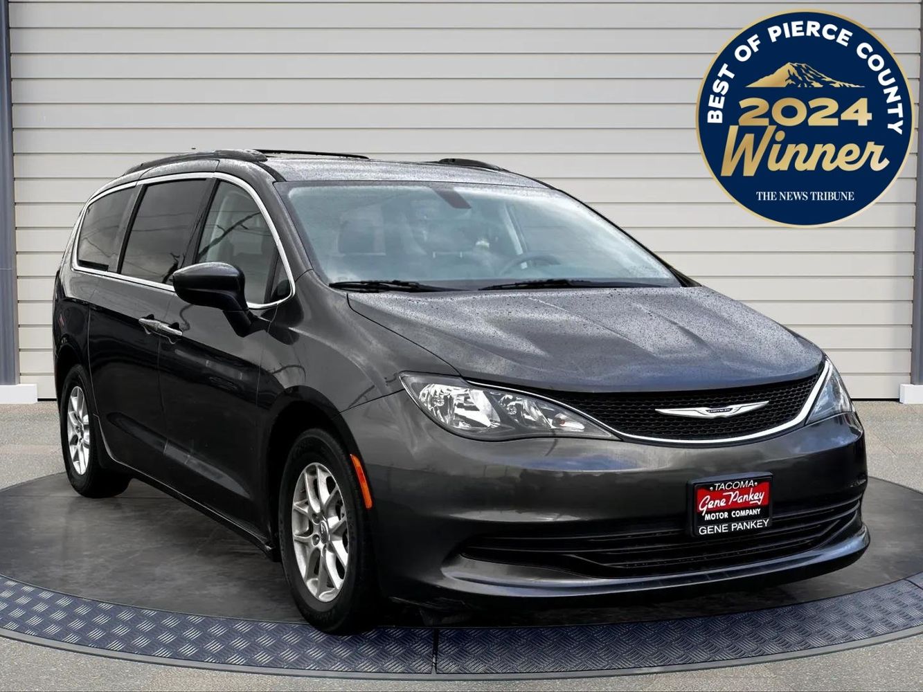 2020 Chrysler Voyager's photo