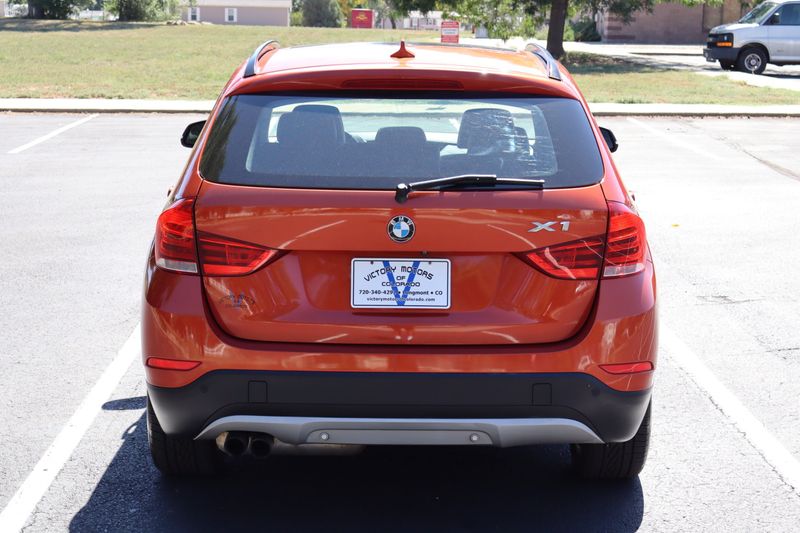 BMW X1　xDrive28i バーミリオンレッド 2018 BMW X1 xDrive28i Tour & Test Drive - YouTube