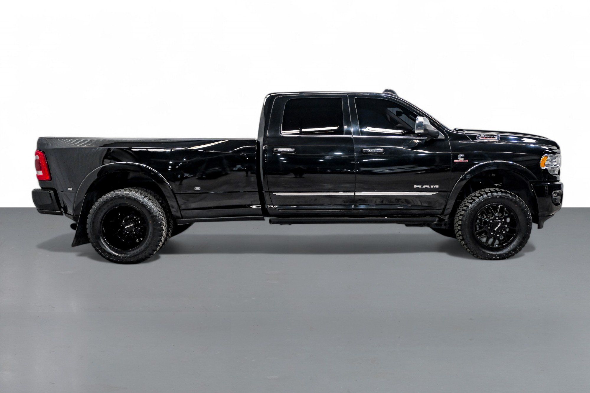 2022 Ram 3500 Limited photo 2