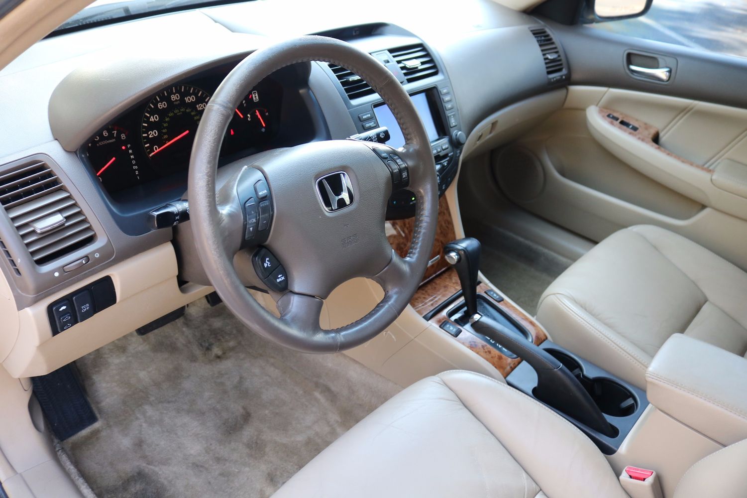 2004 Honda Accord EX V-6 w/Navi | Victory Motors of Colorado