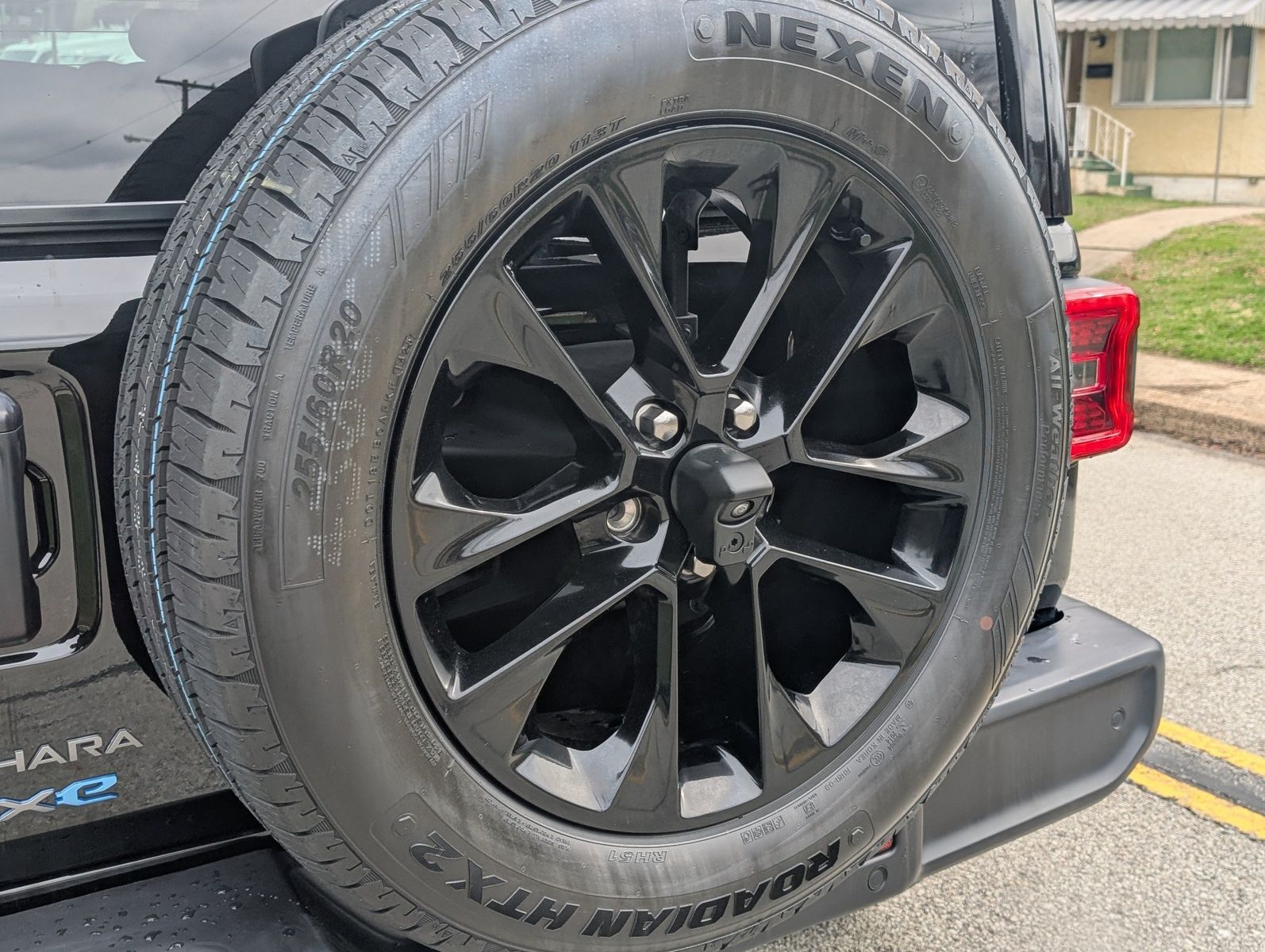2025 Jeep Wrangler 4xe 13