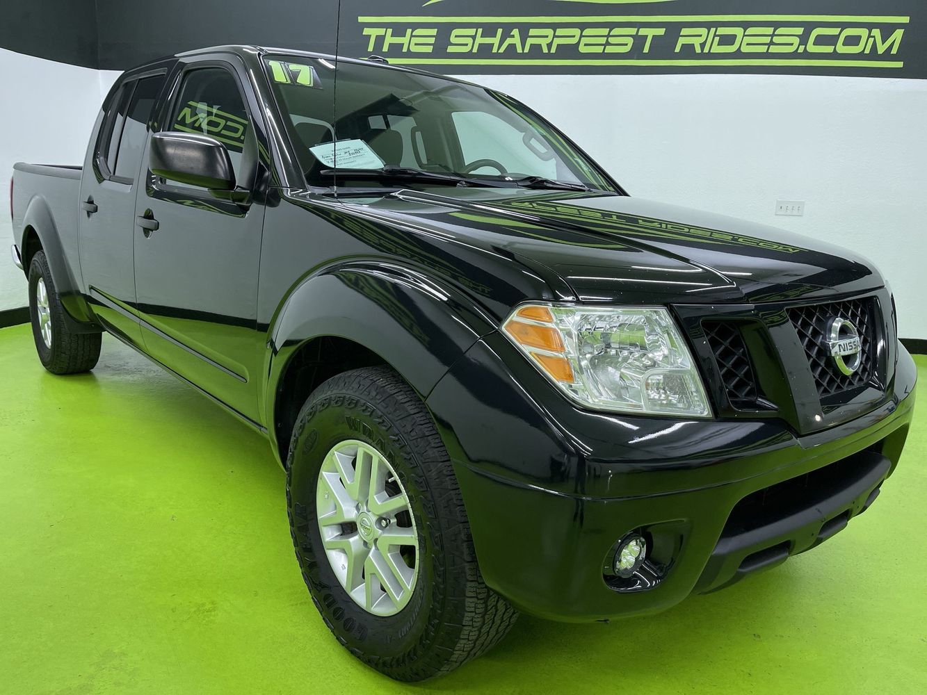 2017 Nissan Frontier SV photo 2