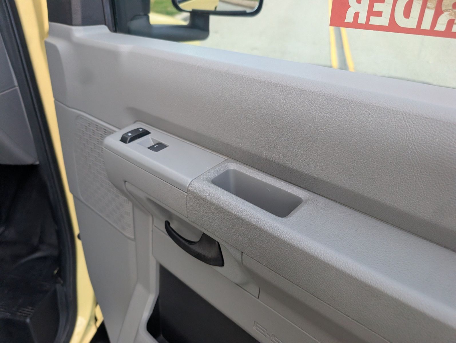 2019 Ford E-Series Chassis 31