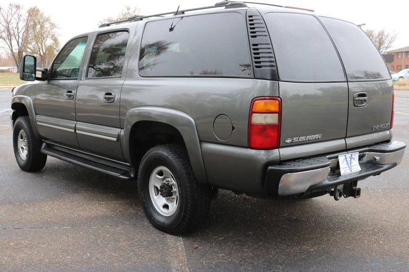 2001 Chevrolet Suburban Photos