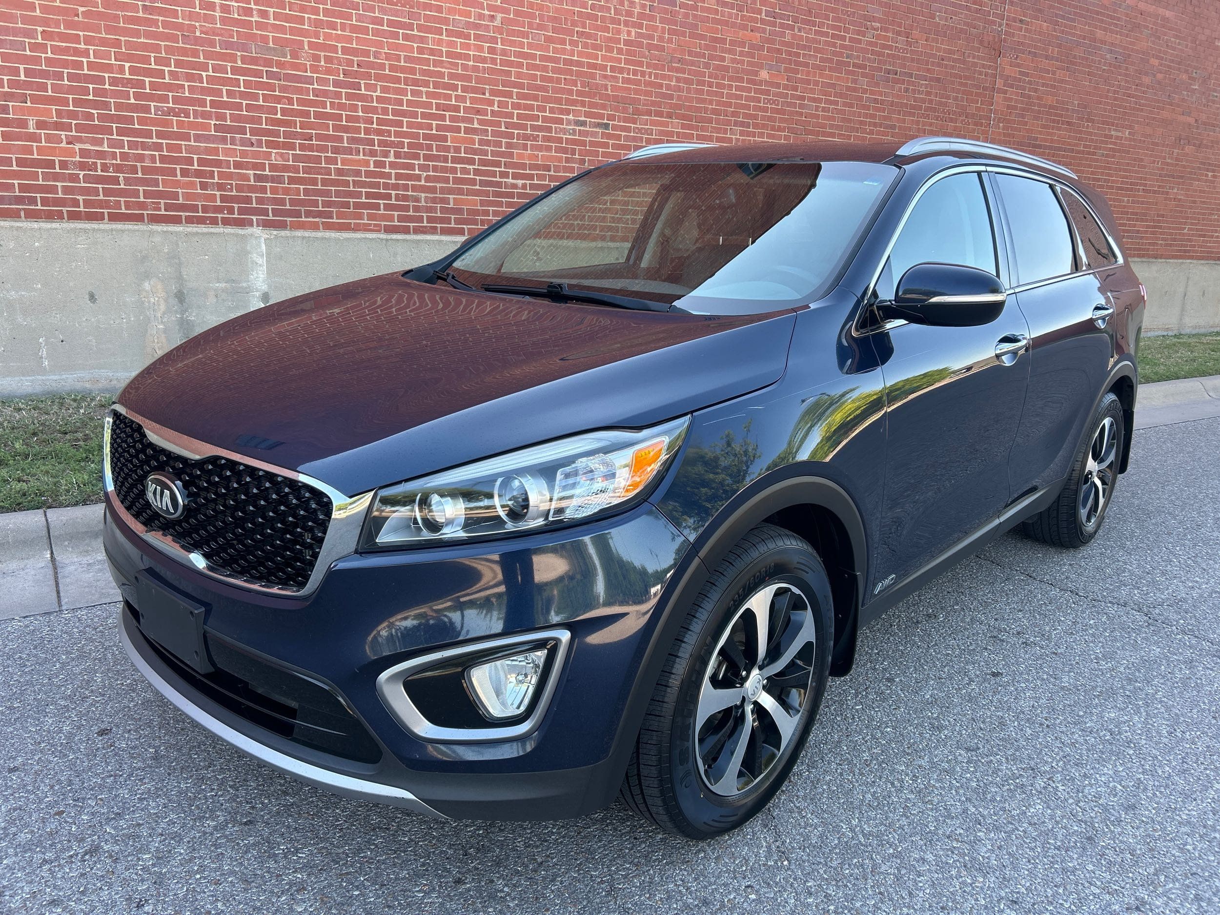 2016 Kia Sorento EX 2.0T AT 4WD's photo