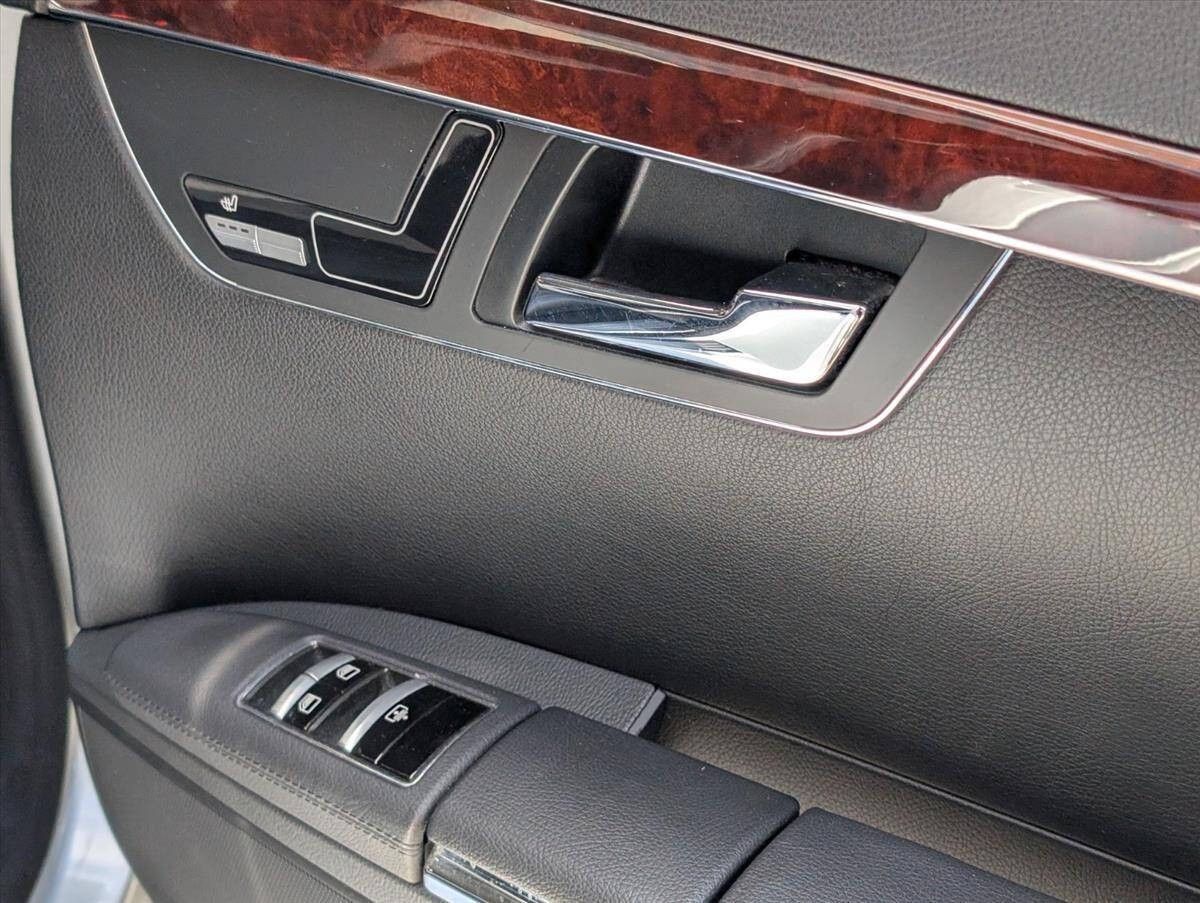 2009 Mercedes-Benz S-Class 66