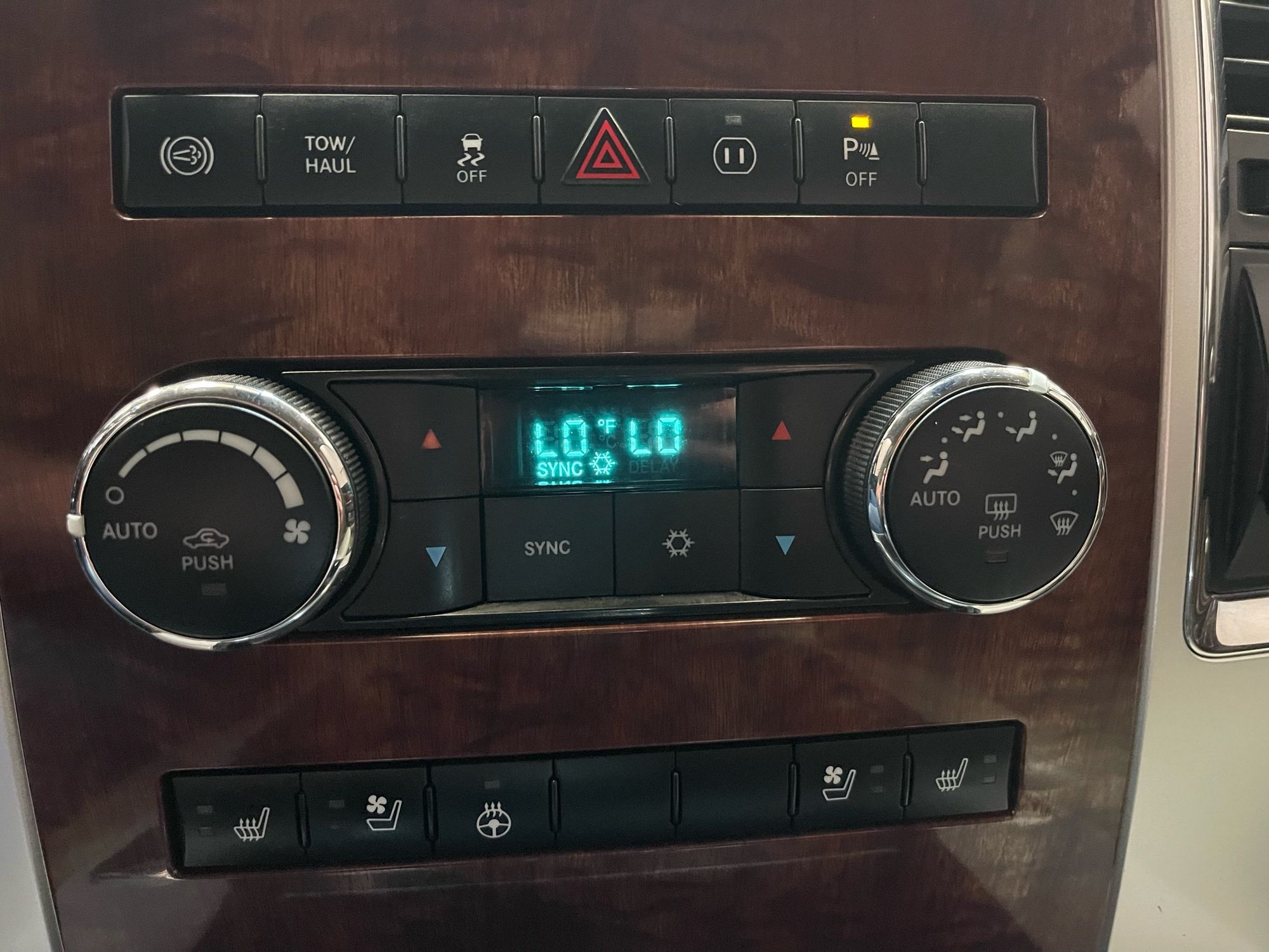 2012 Ram 3500 Laramie photo 18