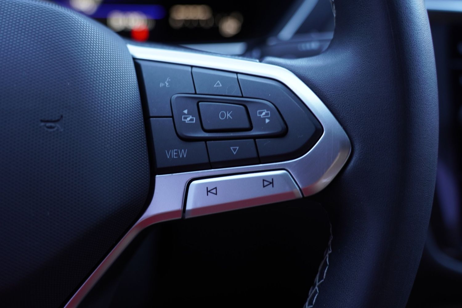 2022 Volkswagen Tiguan SE photo 19