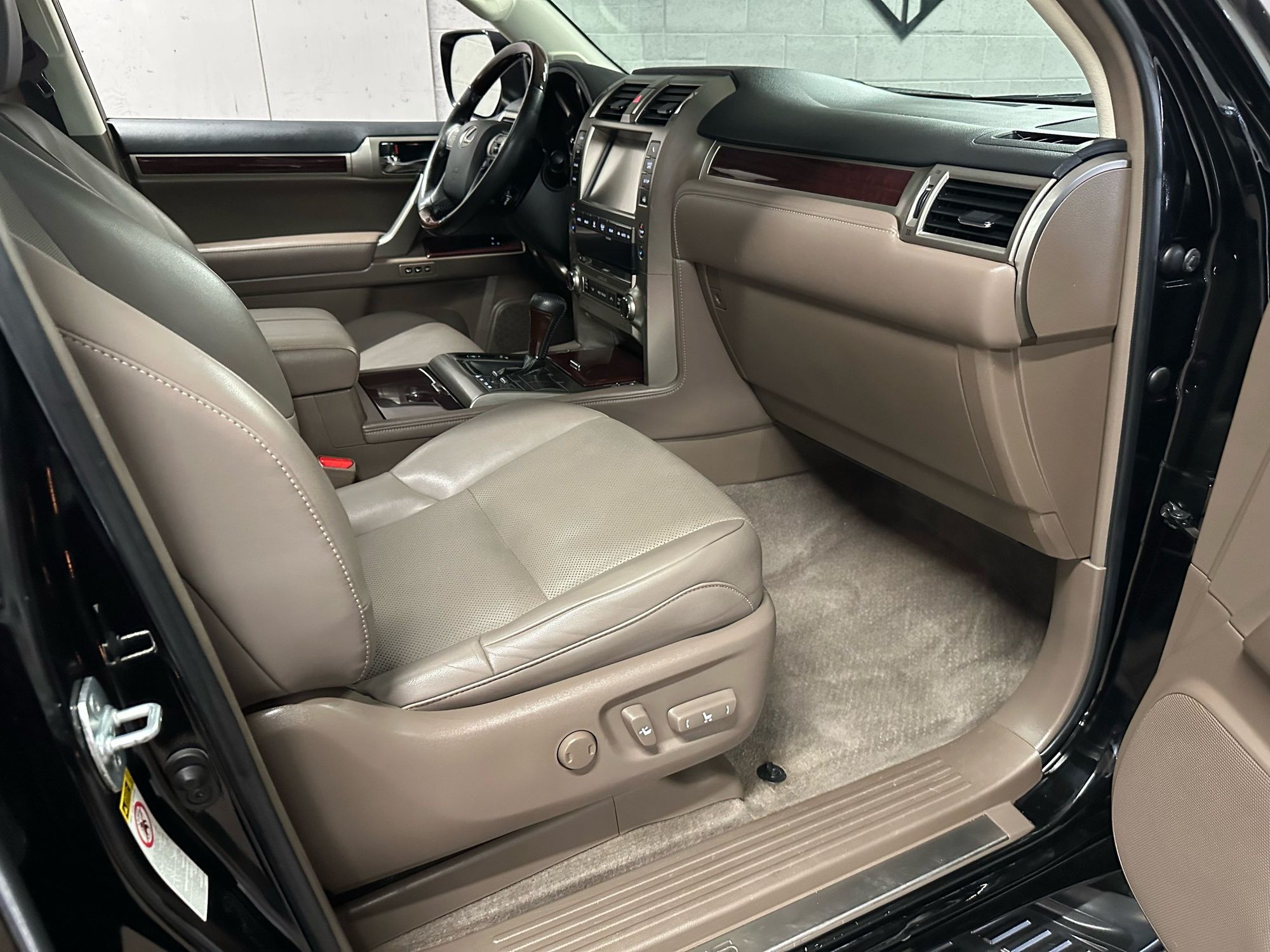 2019 Lexus GX 460 photo 29