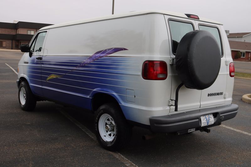 1994 Dodge Ram Van Photos