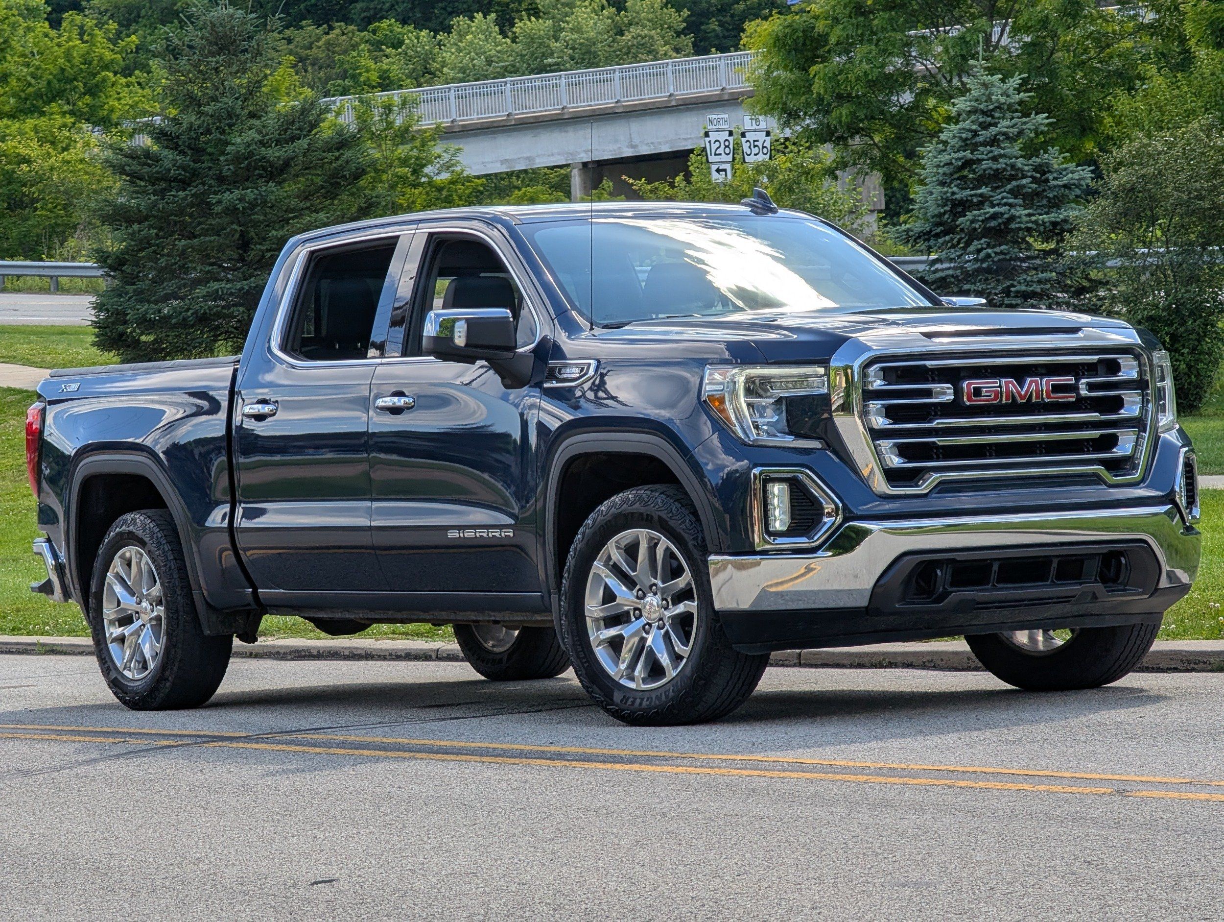 2021 GMC Sierra 4WD Crew Cab Short Box SLT's photo