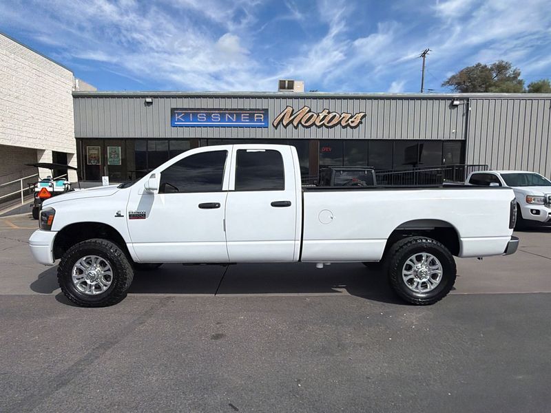White 2009 Dodge RAM 2500 Pickup Truck Four-Wheel Drive 5-Speed Automatic