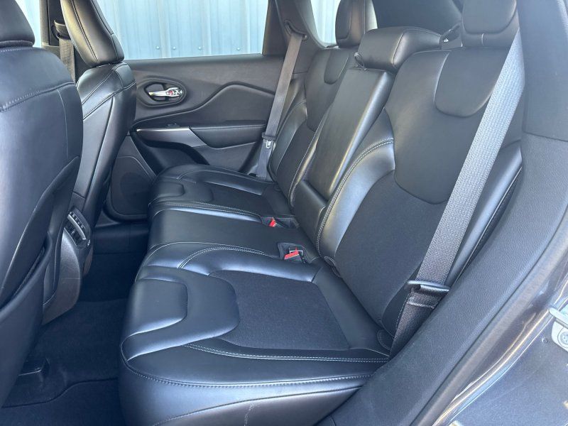 2021 Jeep Cherokee Latitude photo 25