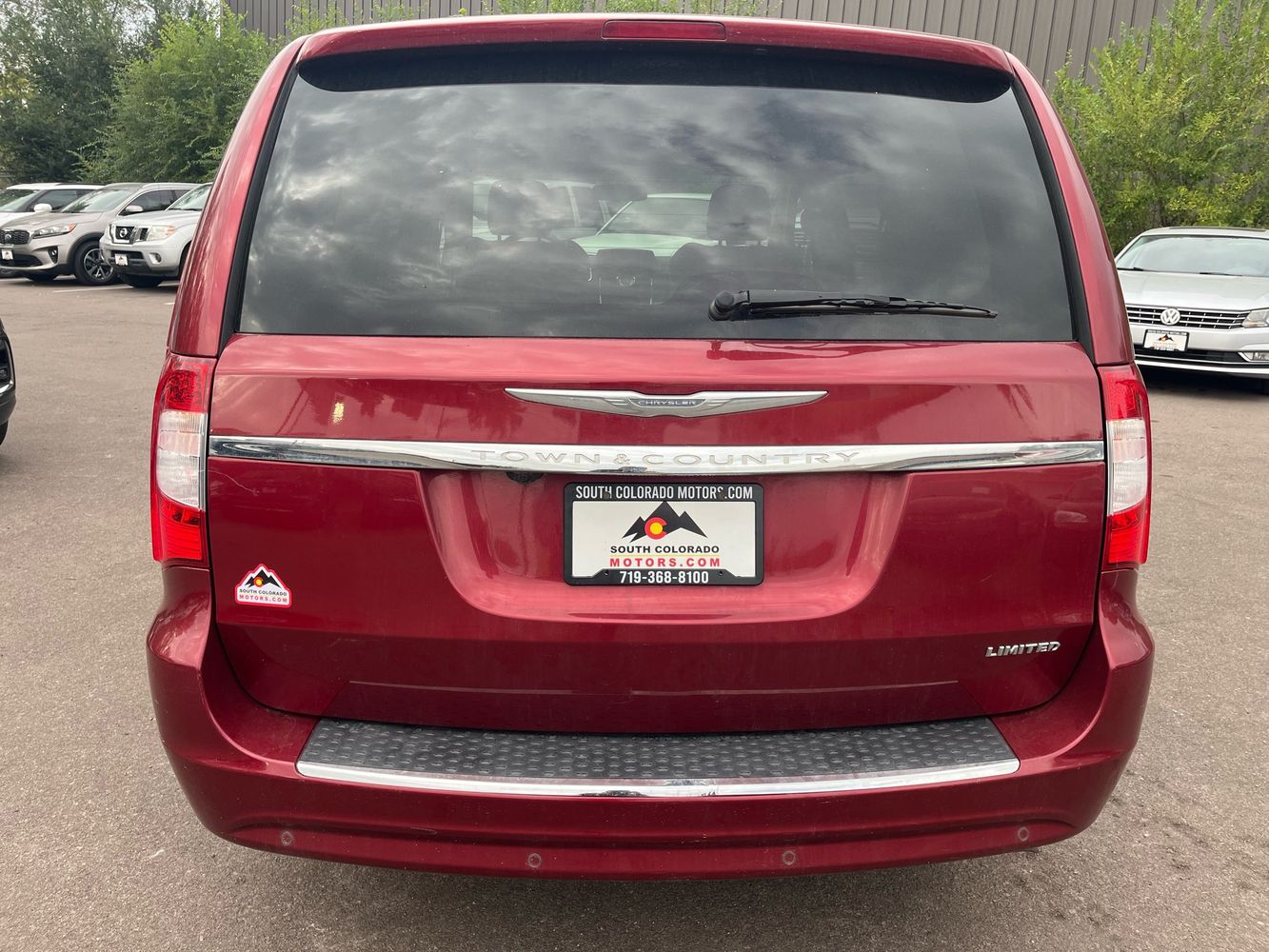 2011 Chrysler Town & Country Limited photo 4