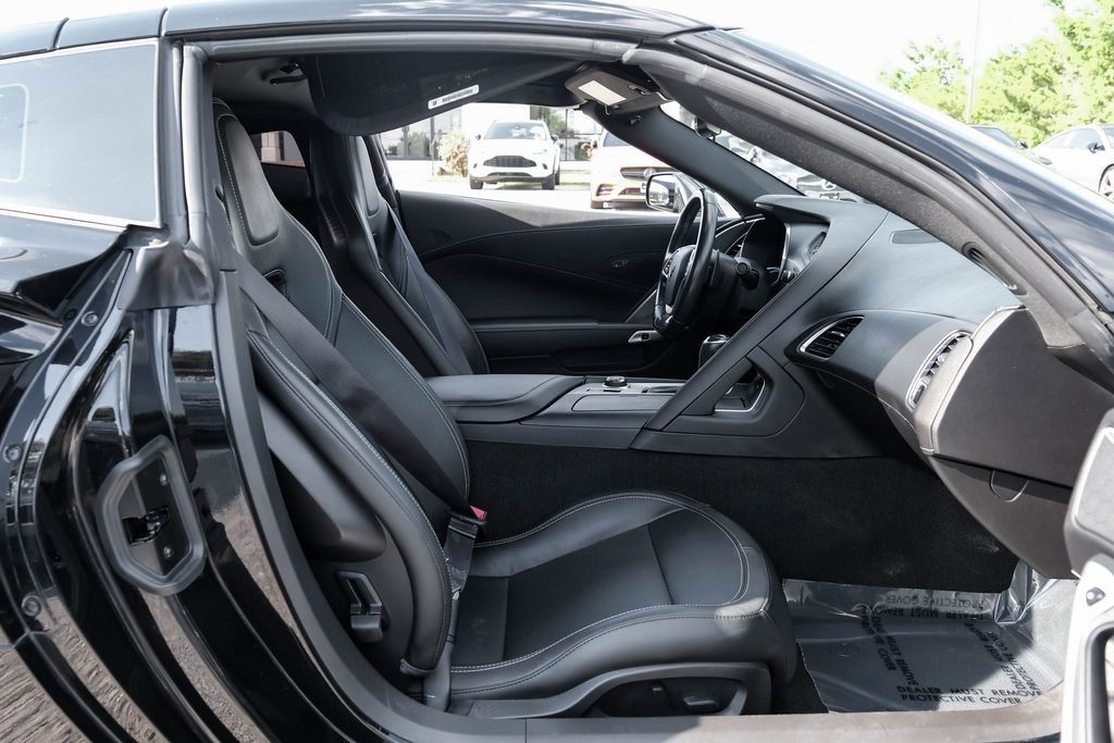 2017 Chevrolet Corvette Stingray 1LT photo 33