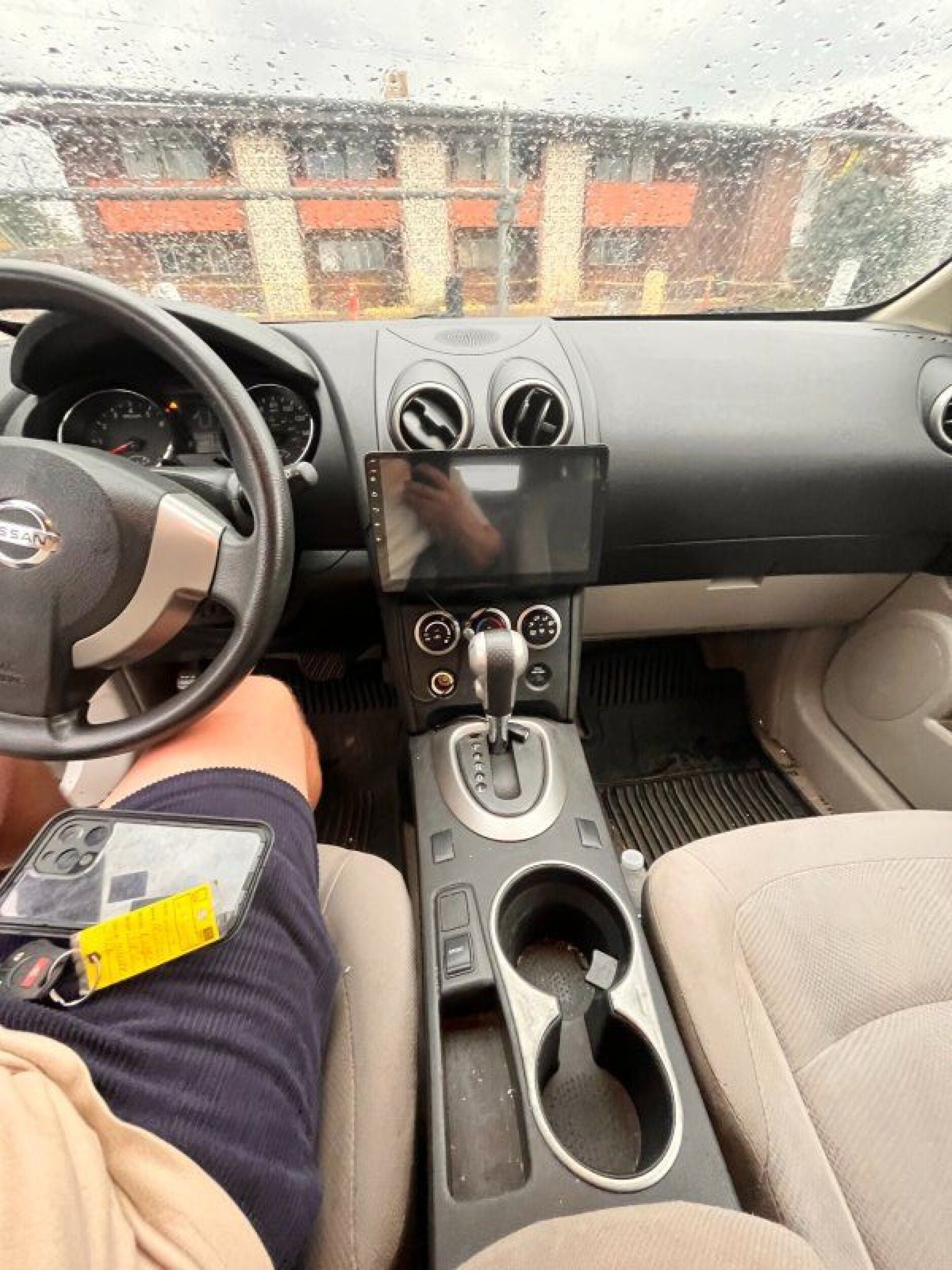 2014 Nissan Rogue Select S - White exterior view 11