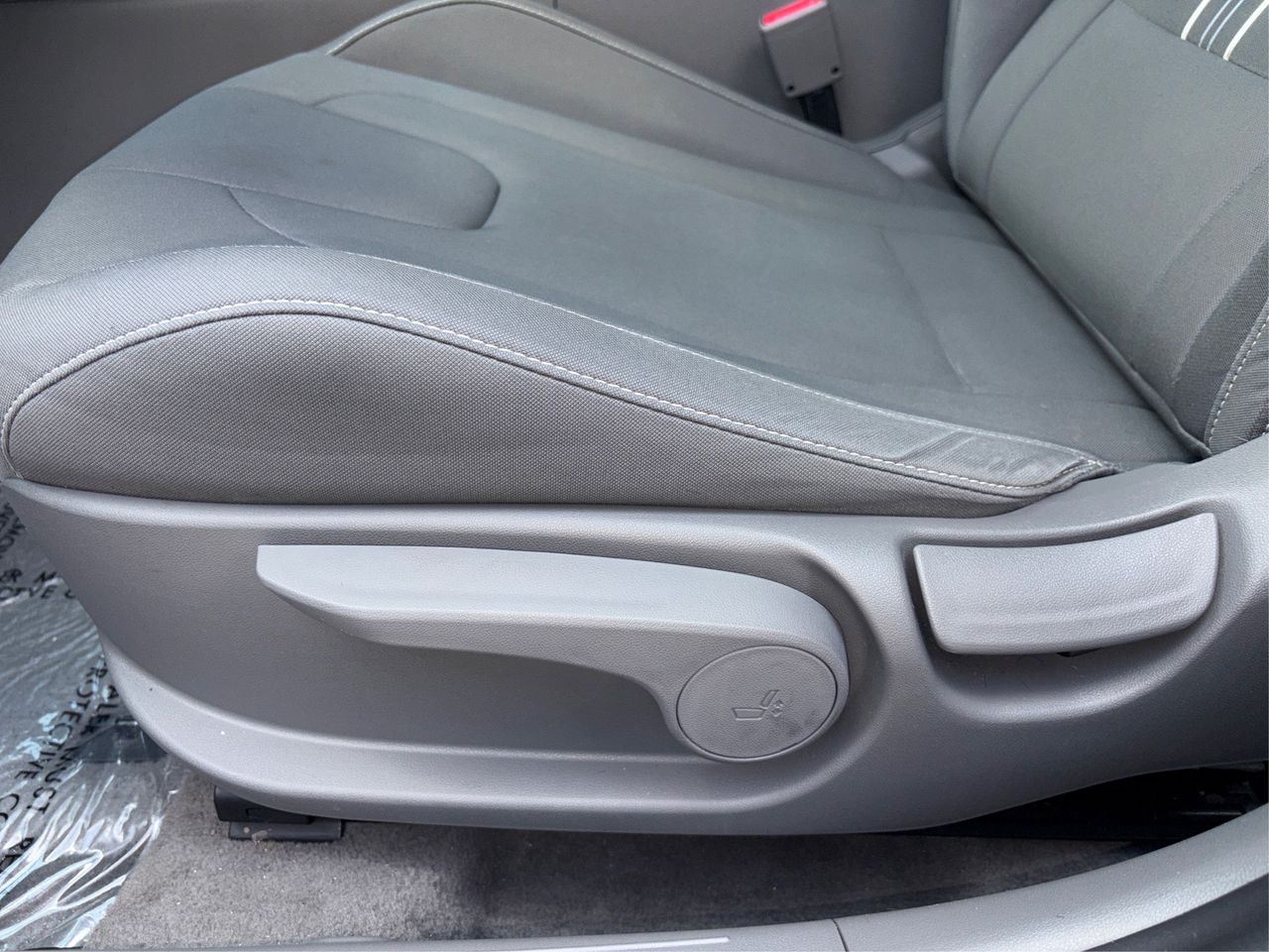 2024 Hyundai Elantra SEL - Photo 23
