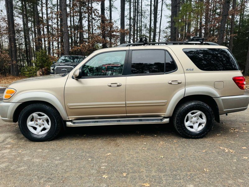2001 Toyota Sequoia SR5's photo