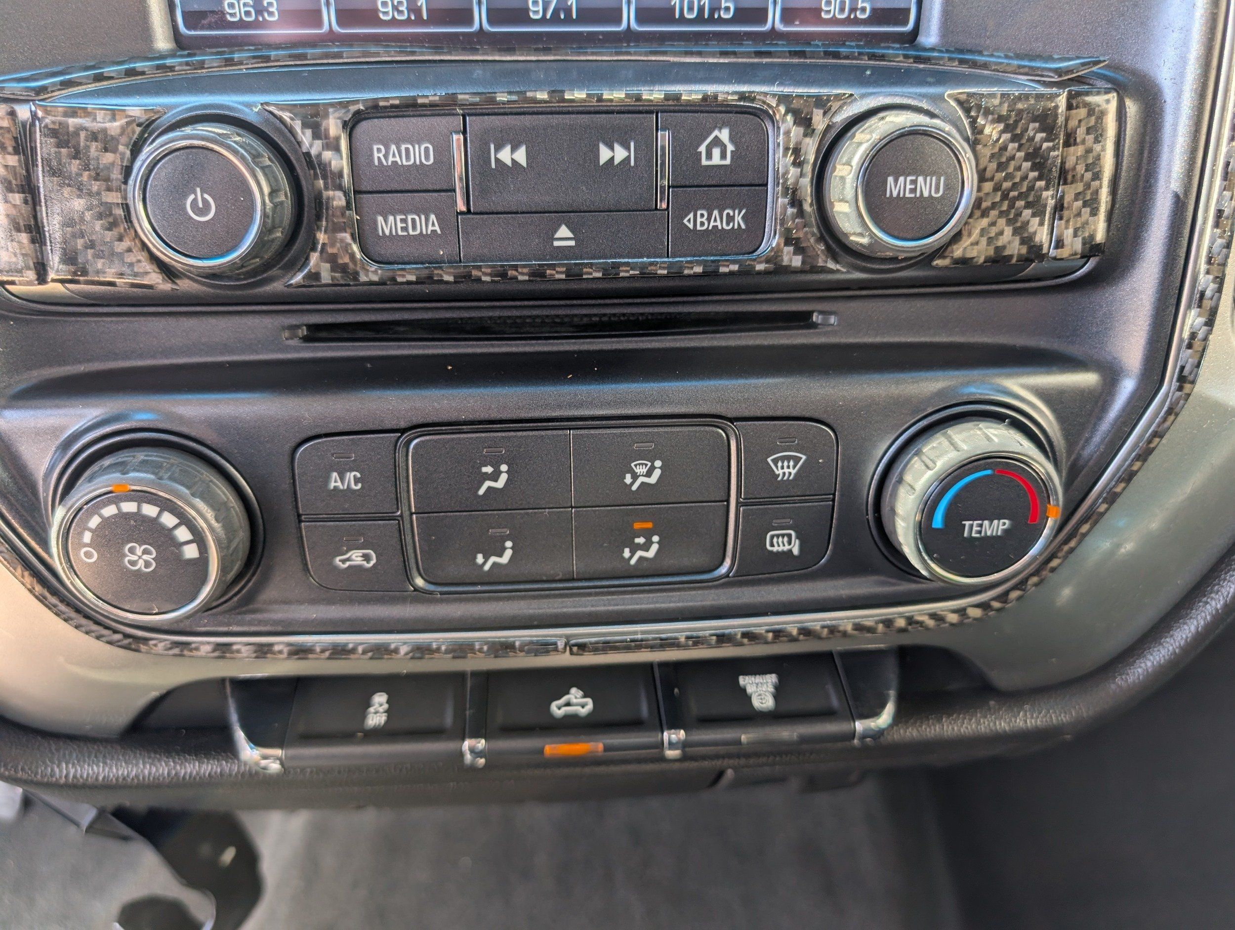 2018 Chevrolet Silverado 2500HD LT - Photo 14