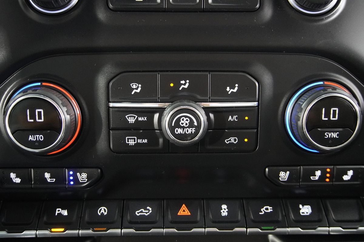 2021 Chevrolet Silverado 1500 4WD Crew Cab Short Bed LTZ
