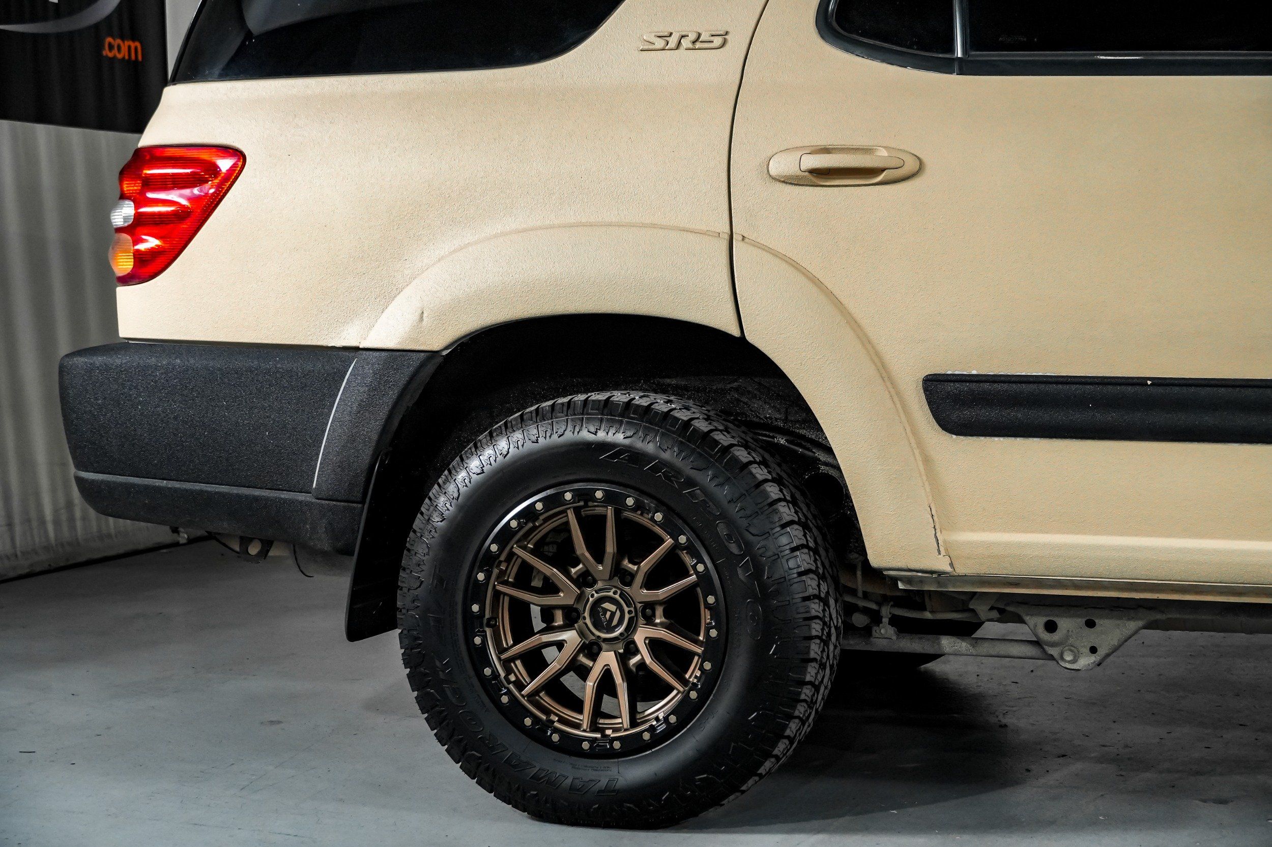2004 Toyota Sequoia SR5 - Photo 6