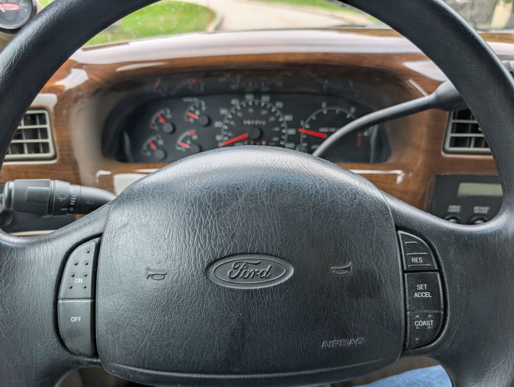 2001 Ford F-550 125
