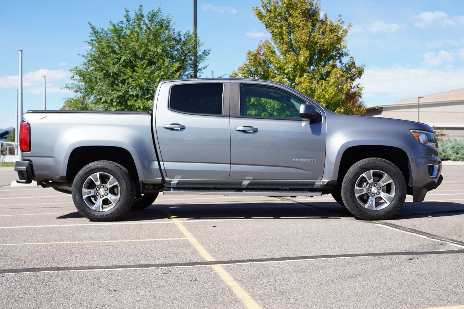 2019 Chevrolet Colorado Z71 photo 2