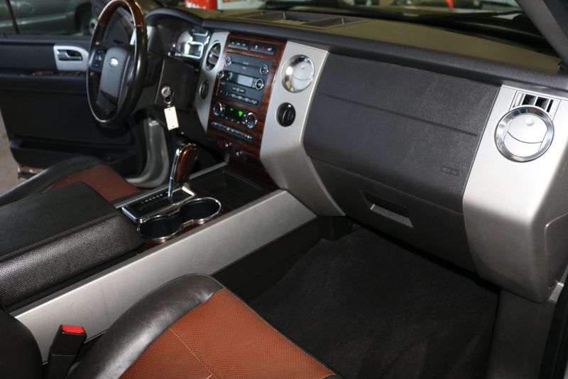 2008 Ford Expedition Limited | Victory Motors of Colorado