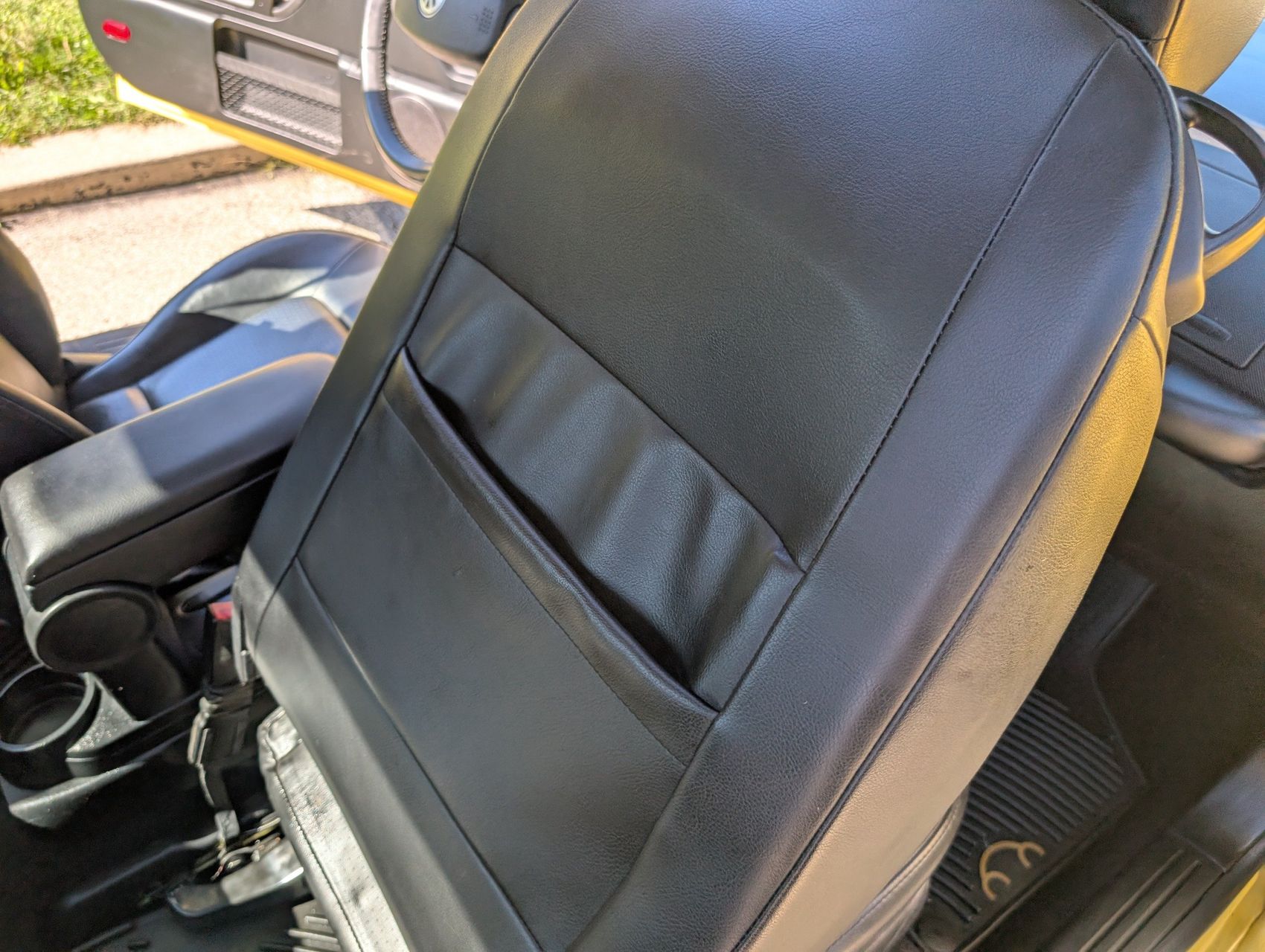 2008 Volkswagen New Beetle 77
