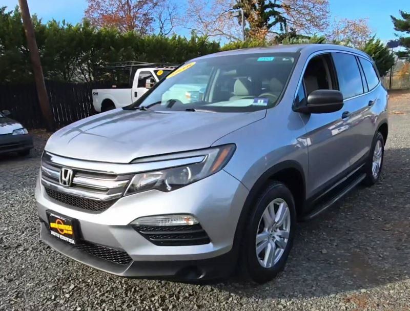 2016 Honda Pilot LX photo 15