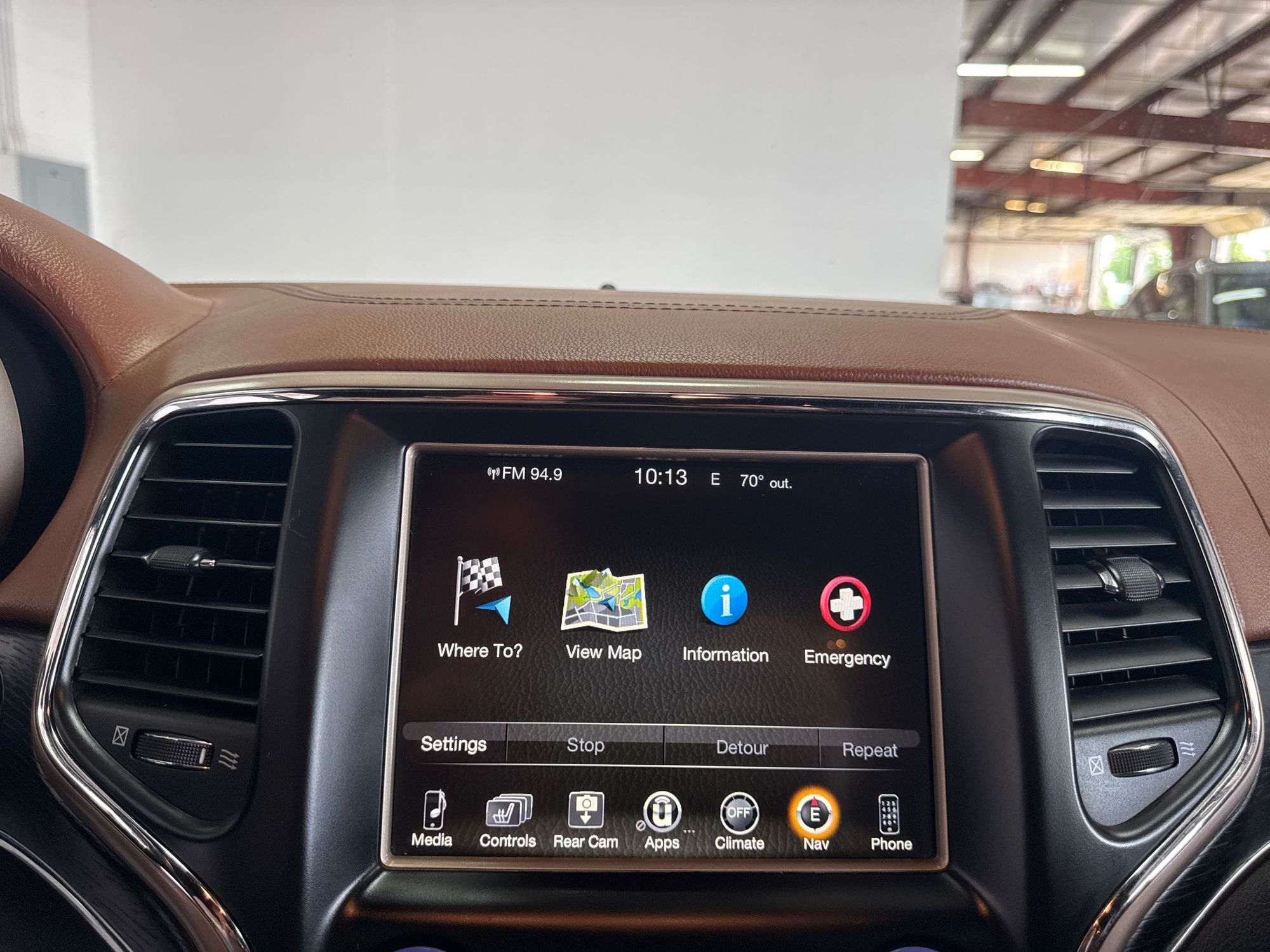 2017 Jeep Grand Cherokee Summit photo 16