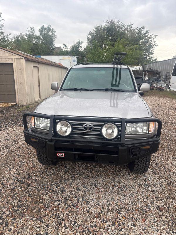 2004 Toyota Land Cruiser's photo