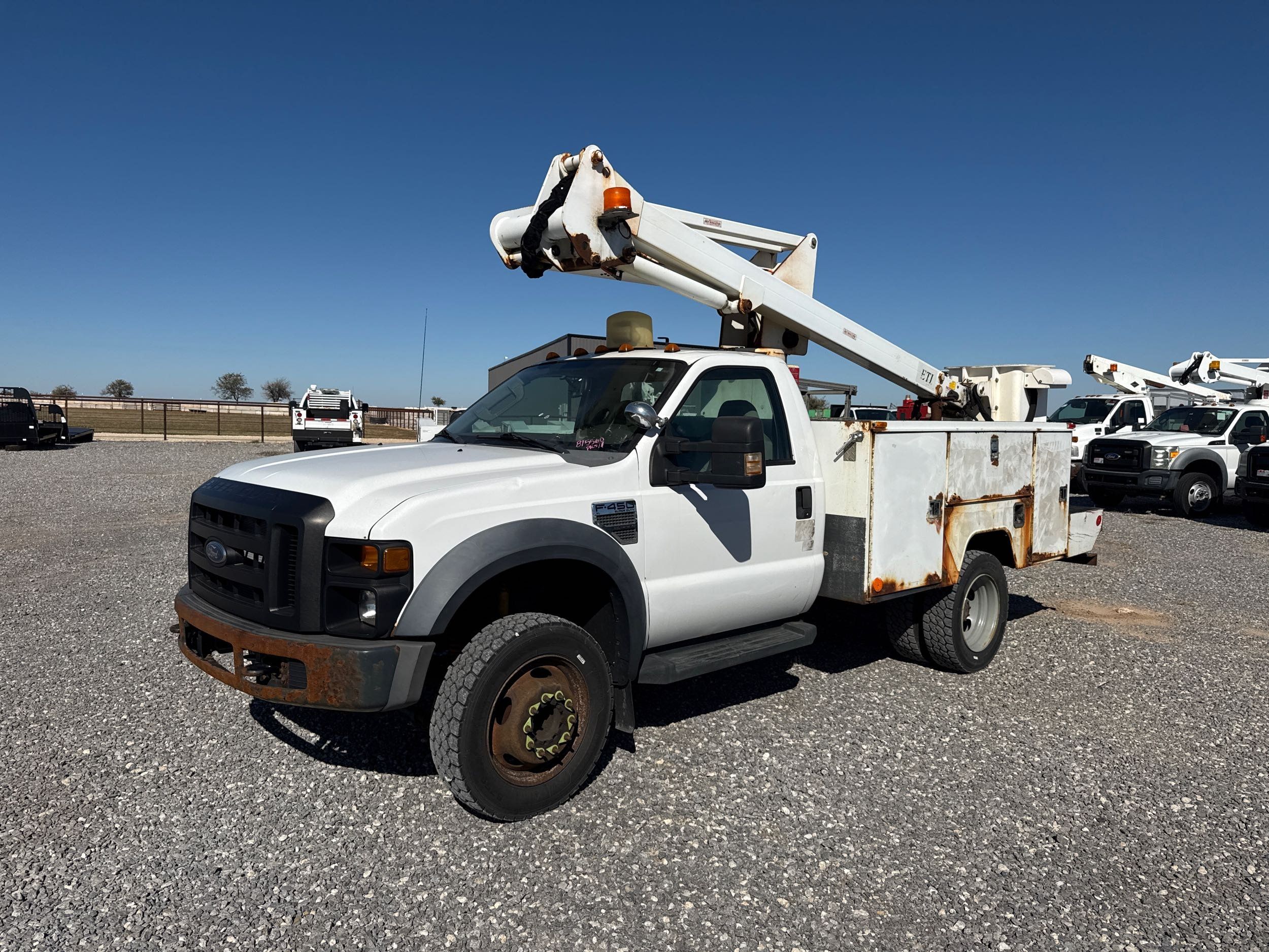 2009 Ford F-450 Super Duty Chassis Cab XLT