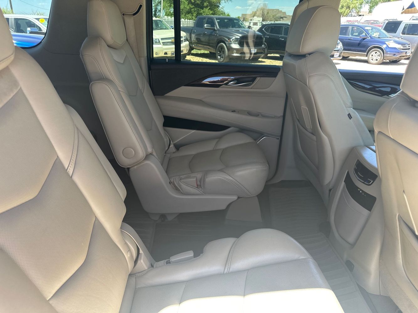 2016 Cadillac Escalade ESV Premium photo 6