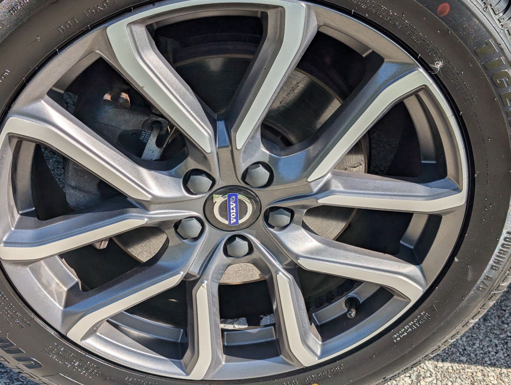 2016 Volvo XC60 37