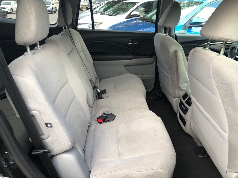 2018 Honda Pilot EX photo 12