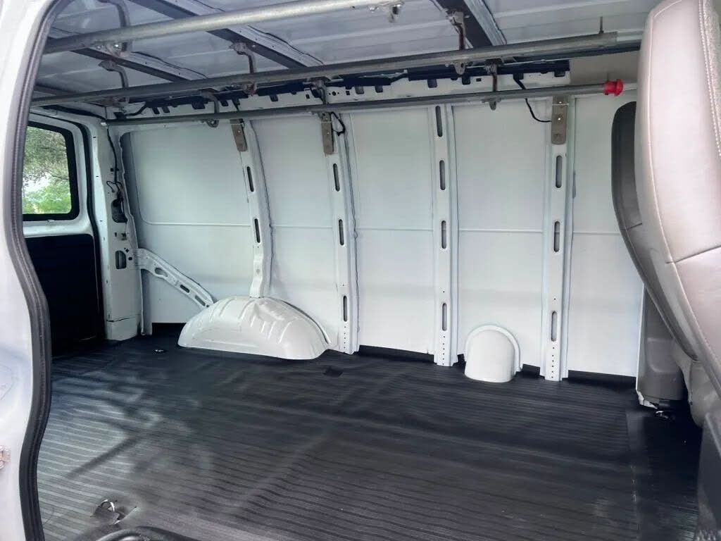 2021 Chevrolet Express Cargo #24