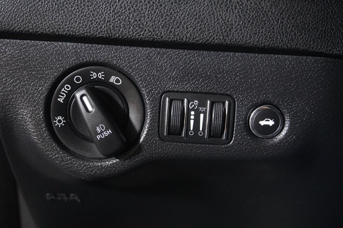 2013 Dodge Charger SXT