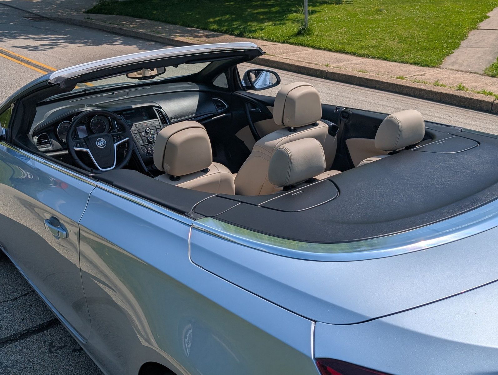 2016 Buick Cascada 37