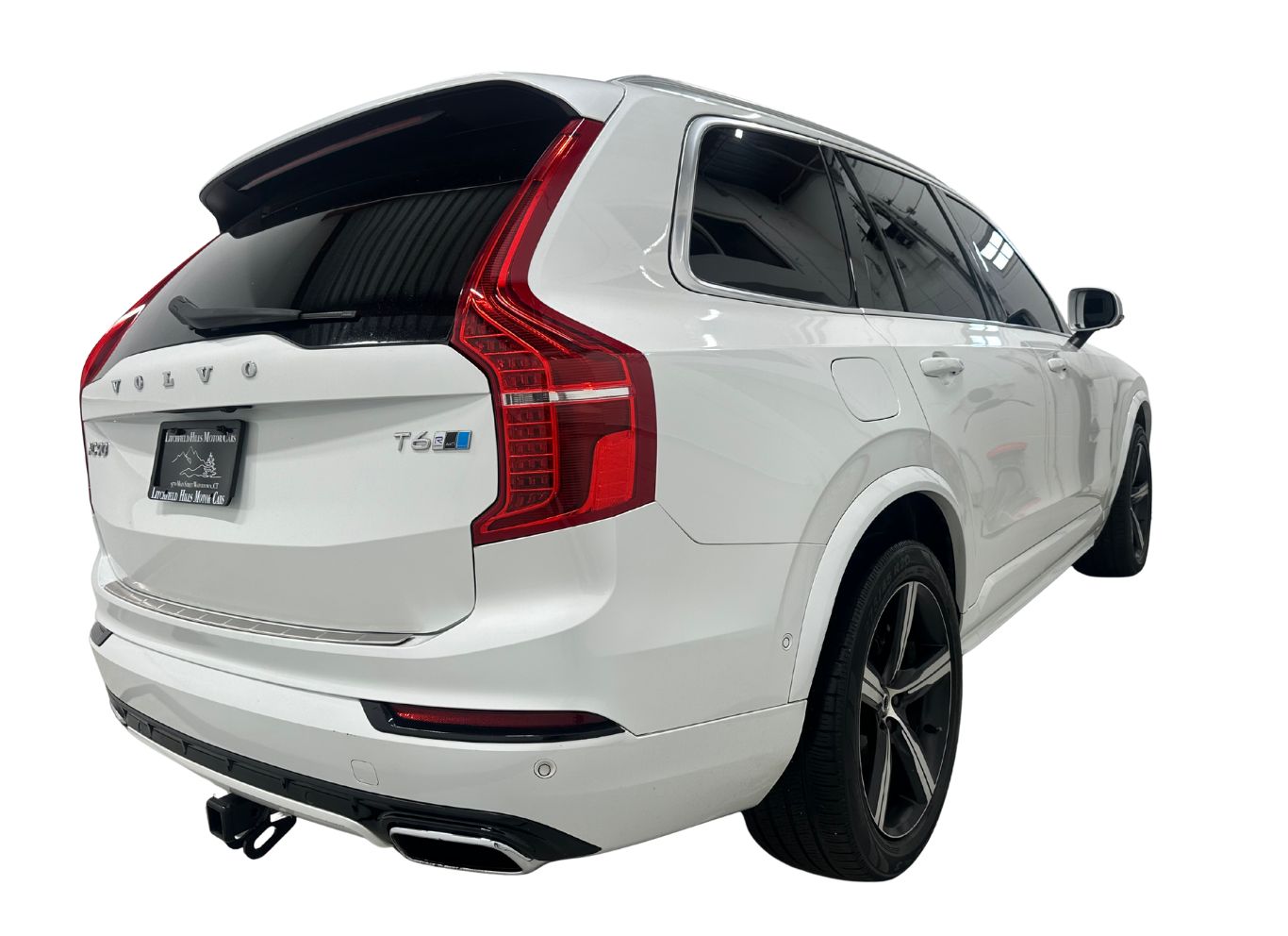 2017 Volvo XC90 T6 AWD R-Design photo 2