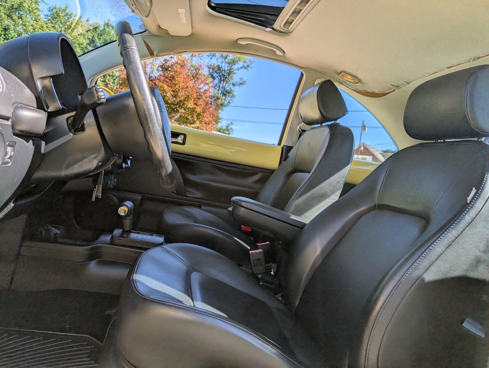 2008 Volkswagen New Beetle 44