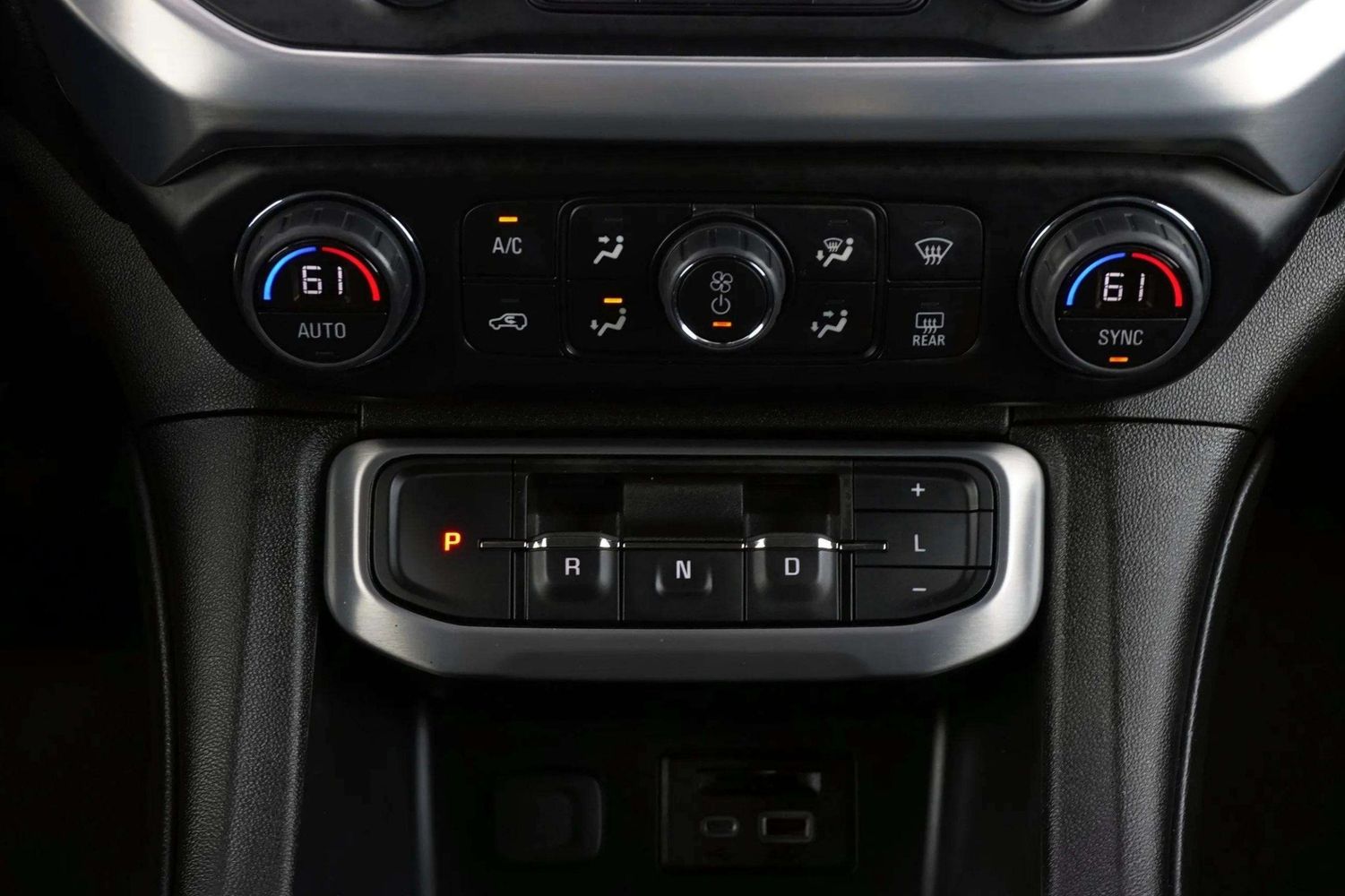 2023 Gmc Acadia SLT photo 23
