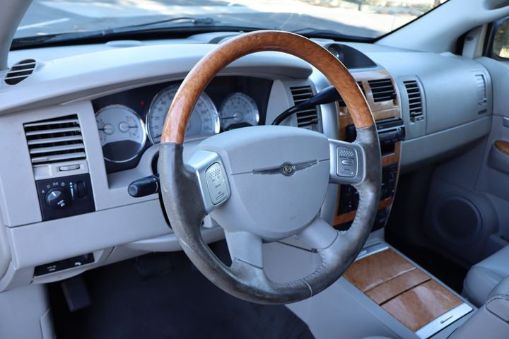 2007 Chrysler Aspen Limited | Victory Motors of Colorado