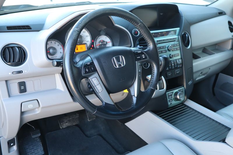 2011 Honda Pilot EX-L w/Navi | Victory Motors of Colorado