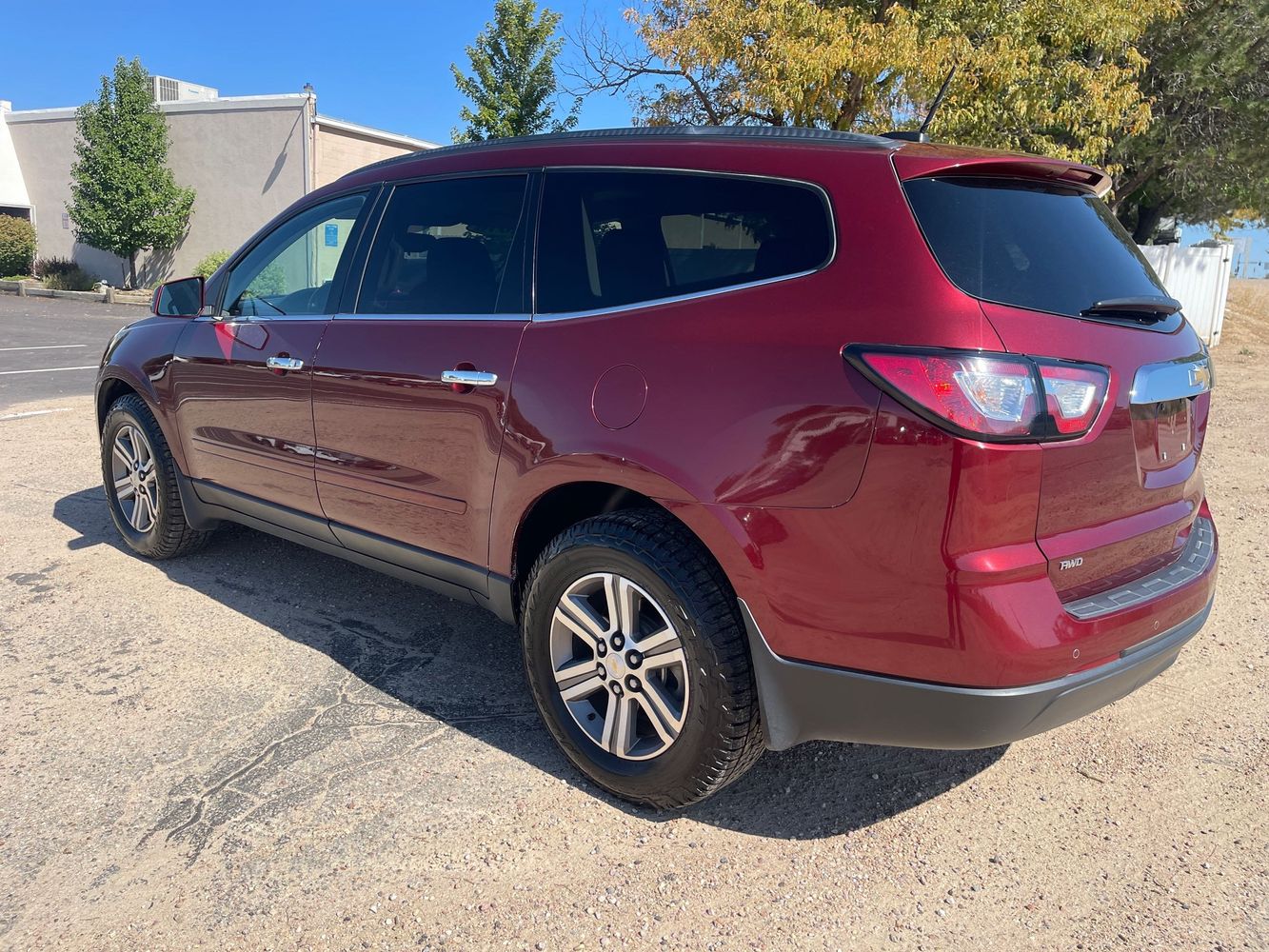 2016 Chevrolet Traverse 1LT photo 3