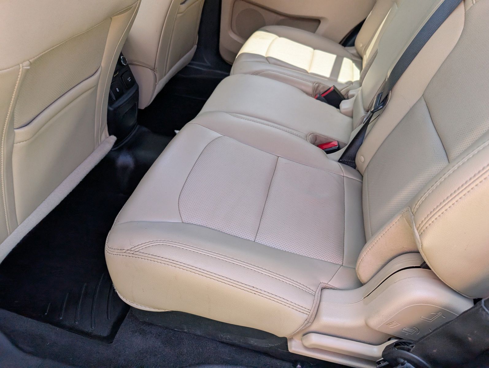 2017 Ford Explorer 62