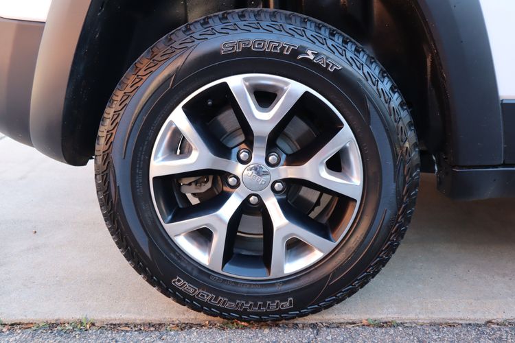 2015 Jeep Cherokee Trailhawk | Victory Motors of Colorado