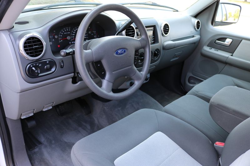 2004 Ford Expedition XLS | Victory Motors of Colorado